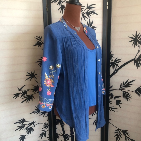 Embroidered Top with Camisole Women’s Size Petite Large - Picture 2 of 16